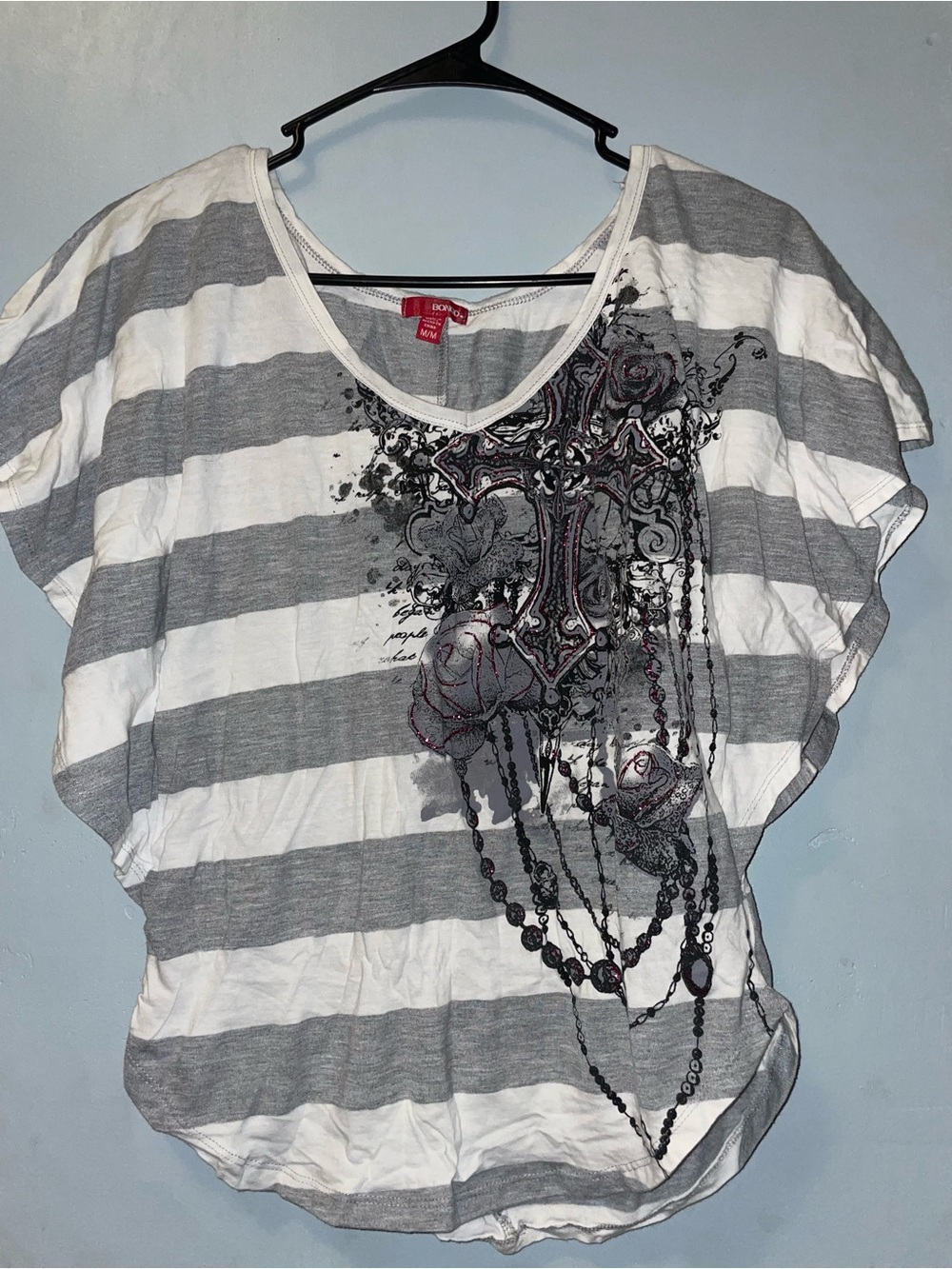 BONGO Gray & White Striped Short Sleeve Graphic V-Neck Top. Size M - #14